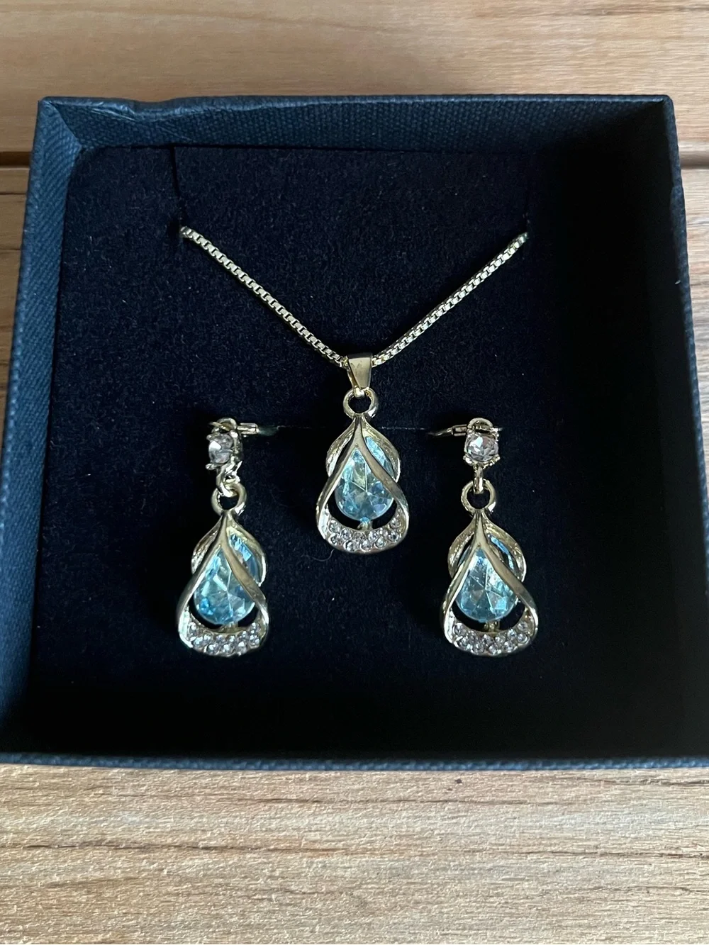 Gold-Tone Blue Teardrop Pendant Necklace & Earrings Set-NWOT